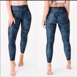 Zyia Stone Leopard Lux Leggings 7/8 Sz 2 Workout Training